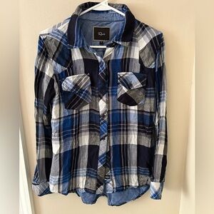 RAILS BLUE PLAID BUTTON DOWN FLANNEL AHIRT WITH POCKETS SIZE SMALL